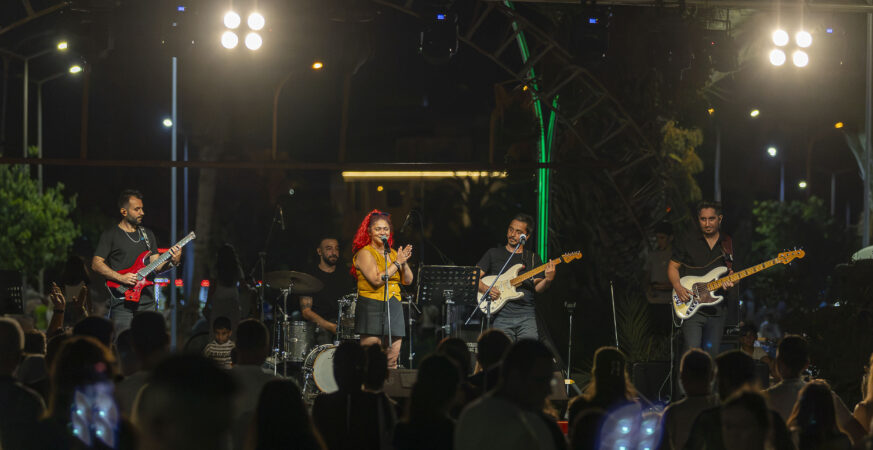 Mersin Büyükşehir Belediyesi Sanatçıları Yayladan Sahile Konser Veriyor
