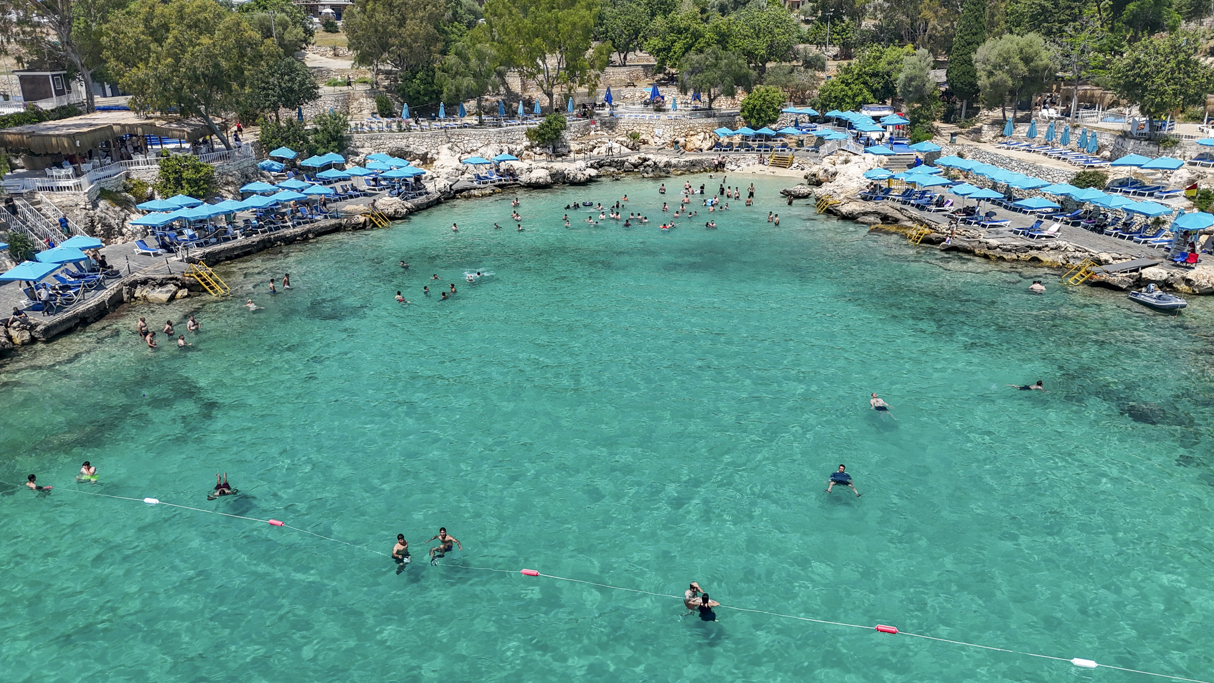 Mersin Büyükşehir Plajları Yaz Sezonunda Tatilcilerin Gözdesi Oldu