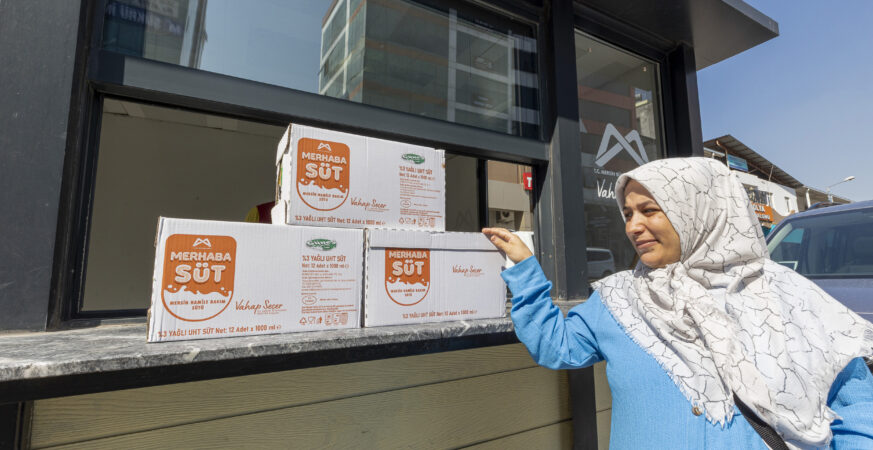 Mersin Büyükşehir'den Anne Adaylarına 98 Bin Paket Süt Desteği
