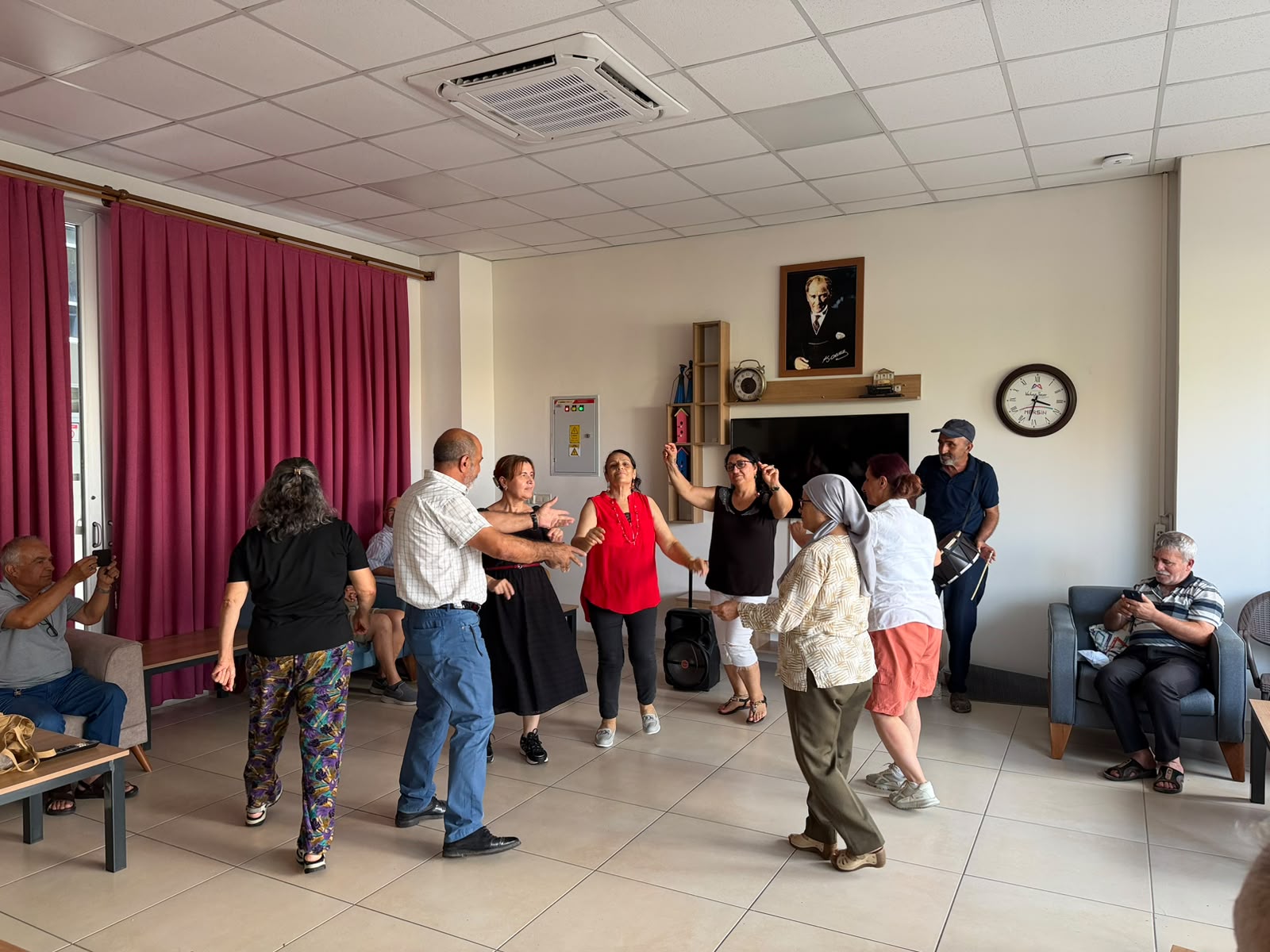 Mersin Büyükşehir'den Dünya Emekliler Günü'nde Emekli Evleri'nde Etkinlikler
