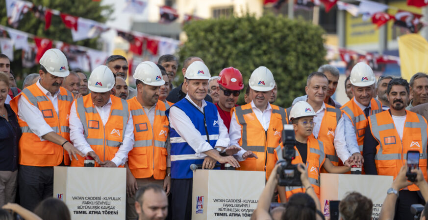 Mersin Vatan Caddesi Kuyuluk Katlı Kavşağı Temeli Atıldı