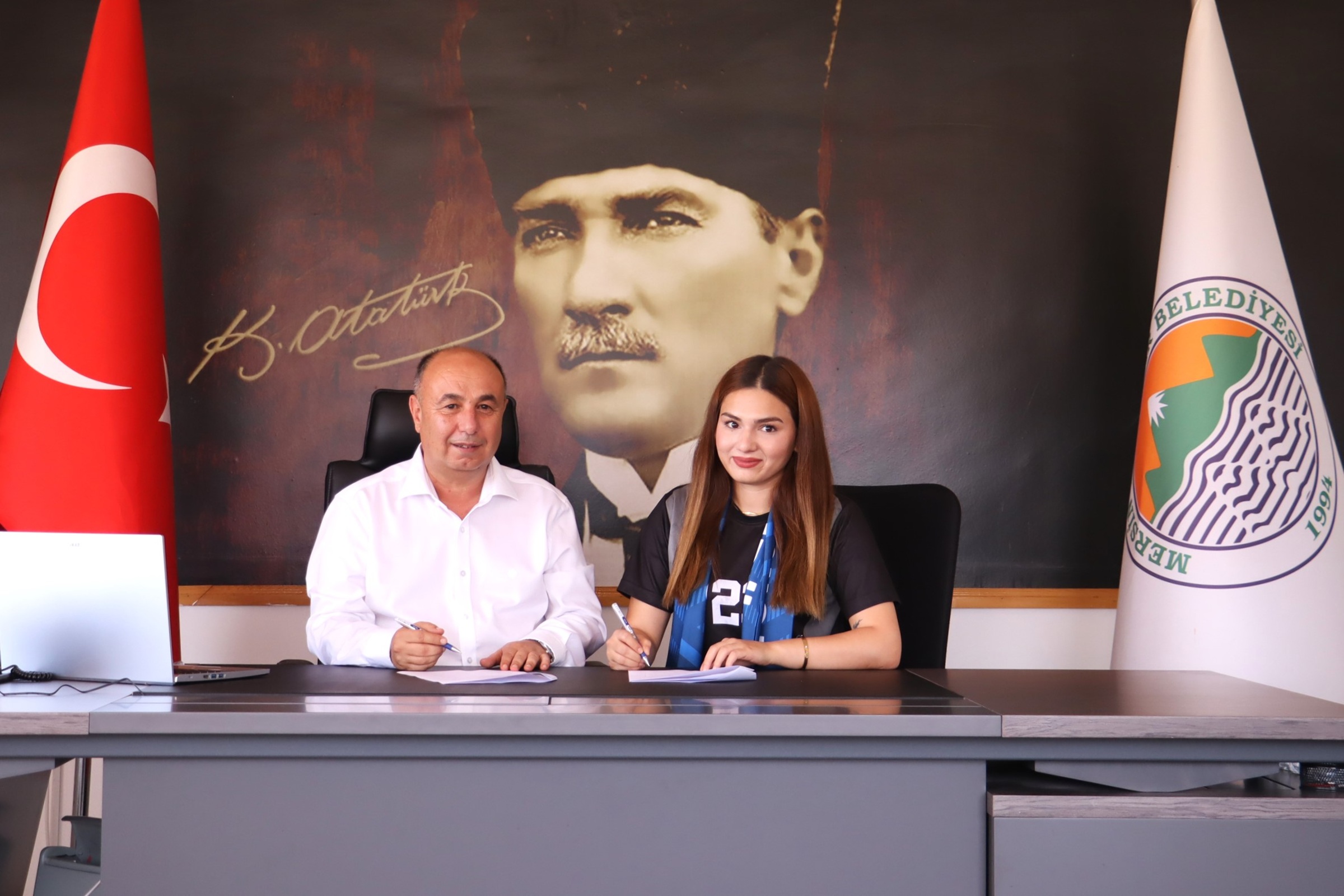 Toroslar Belediyesi Kadın Hentbol Takımı 1 Lige Güçlü Kadroyla Hazırlanıyor