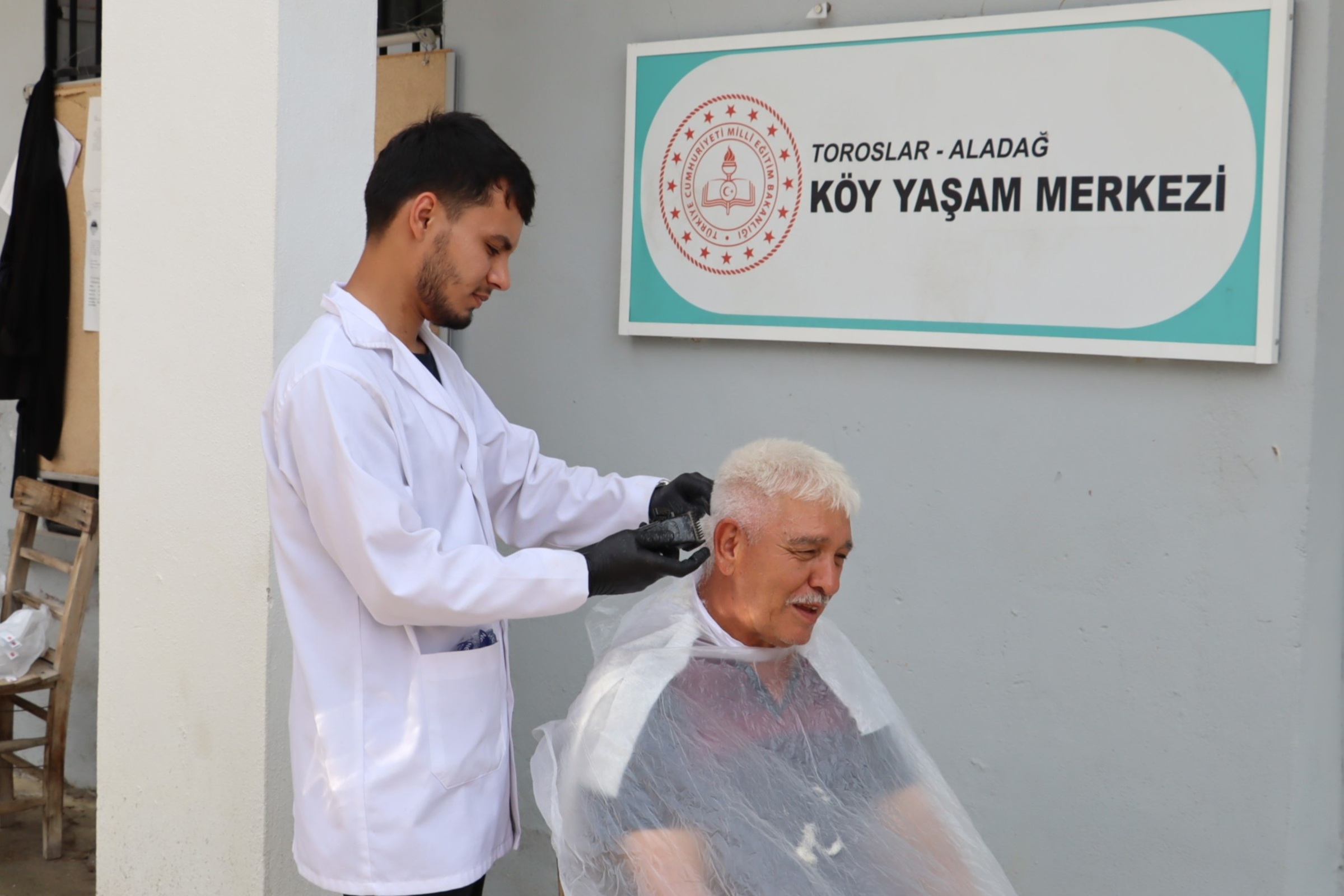 Toroslar Belediyesi Kişisel Bakım Hizmeti Vatandaşların Hayatını Kolaylaştırıyor