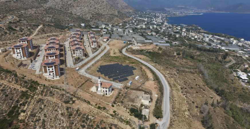 Mersin Büyükşehir Aydıncık Batur Caddesi Asfalt Çalışmasını Tamamladı Mersin Büyükşehir Aydıncık Batur Caddesi Asfalt Çalışmasını Tamamladı