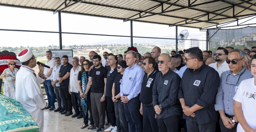 Mersin Büyükşehir Belediye Başkanı Seçer Gazeteci Canova'nın Cenaze Törenine Katıldı