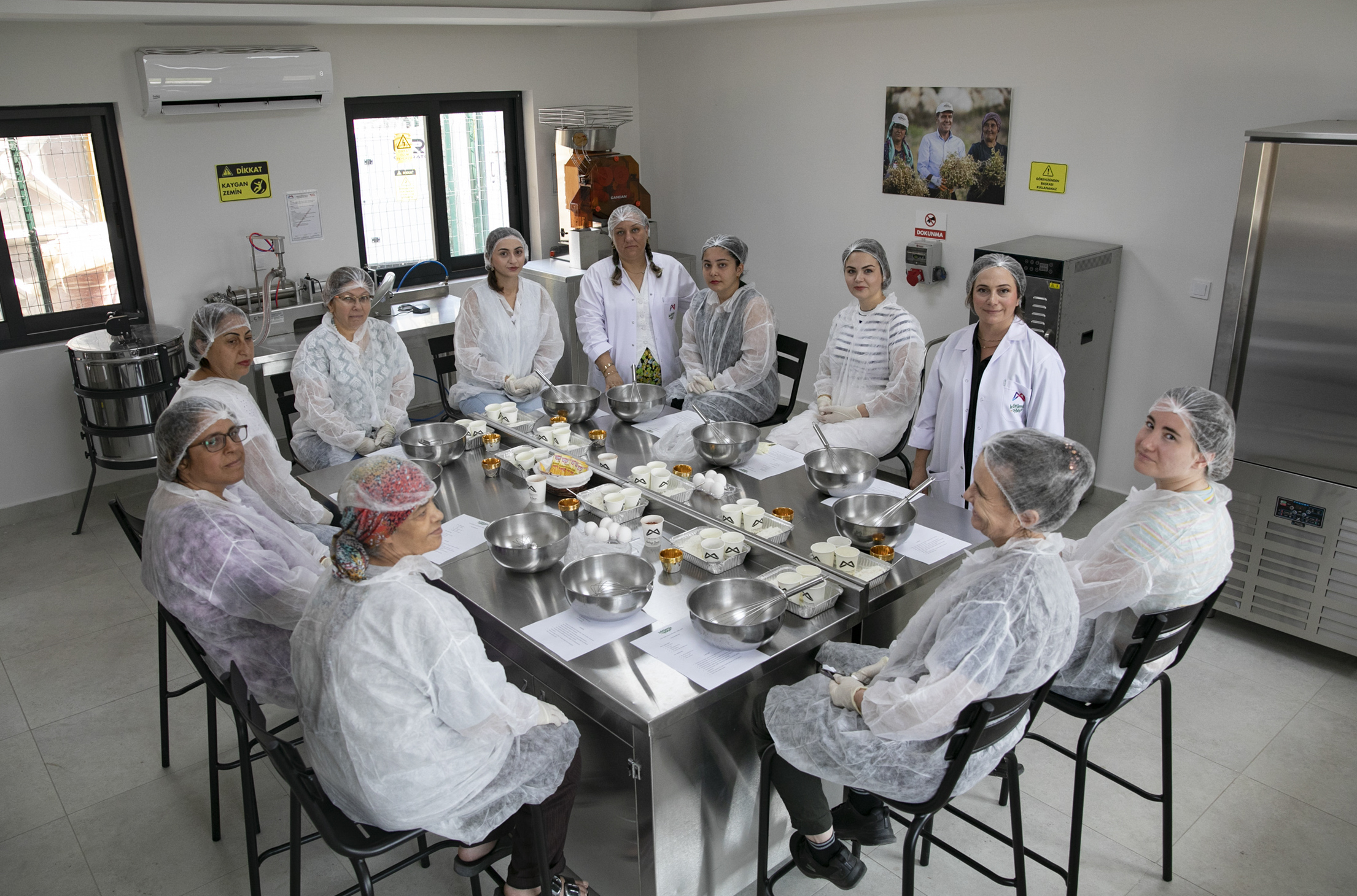 Mersin Büyükşehir Hamzabeyli Atölye Kan Portakallı Muffin Atölyesi Düzenledi Mersin Büyükşehir Hamzabeyli Atölye Kan Portakallı Muffin Atölyesi Düzenledi