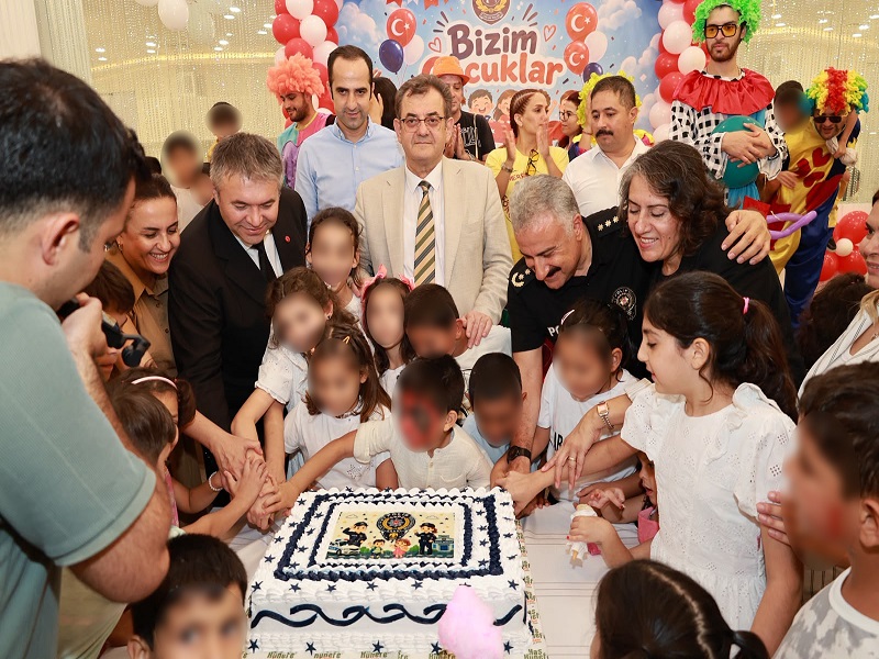 Mersin Polisevinde Çocuk Evleri Sakini 70 Çocuğa Etkinlik Düzenlendi