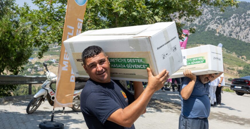 Mezitli Belediyesi Üreticilere Kapan Desteği Sağladı Mezitli Belediyesi Üreticilere Kapan Desteği Sağladı