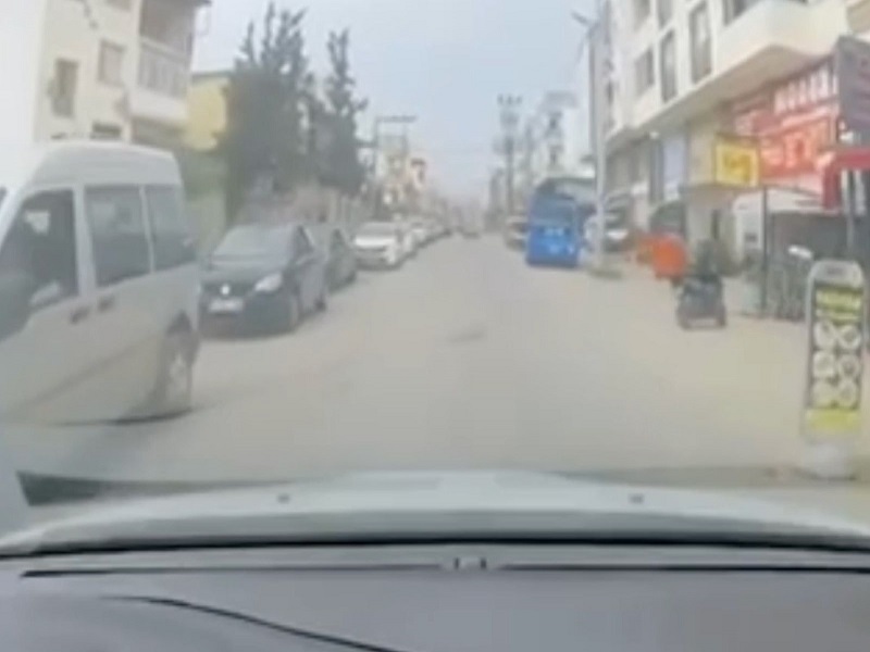 Ters Şerit Kullanan Sürücüye Cezai İşlem ve Ehliyetine El Konuldu Ters Şerit Kullanan Sürücüye Cezai İşlem ve Ehliyetine El Konuldu