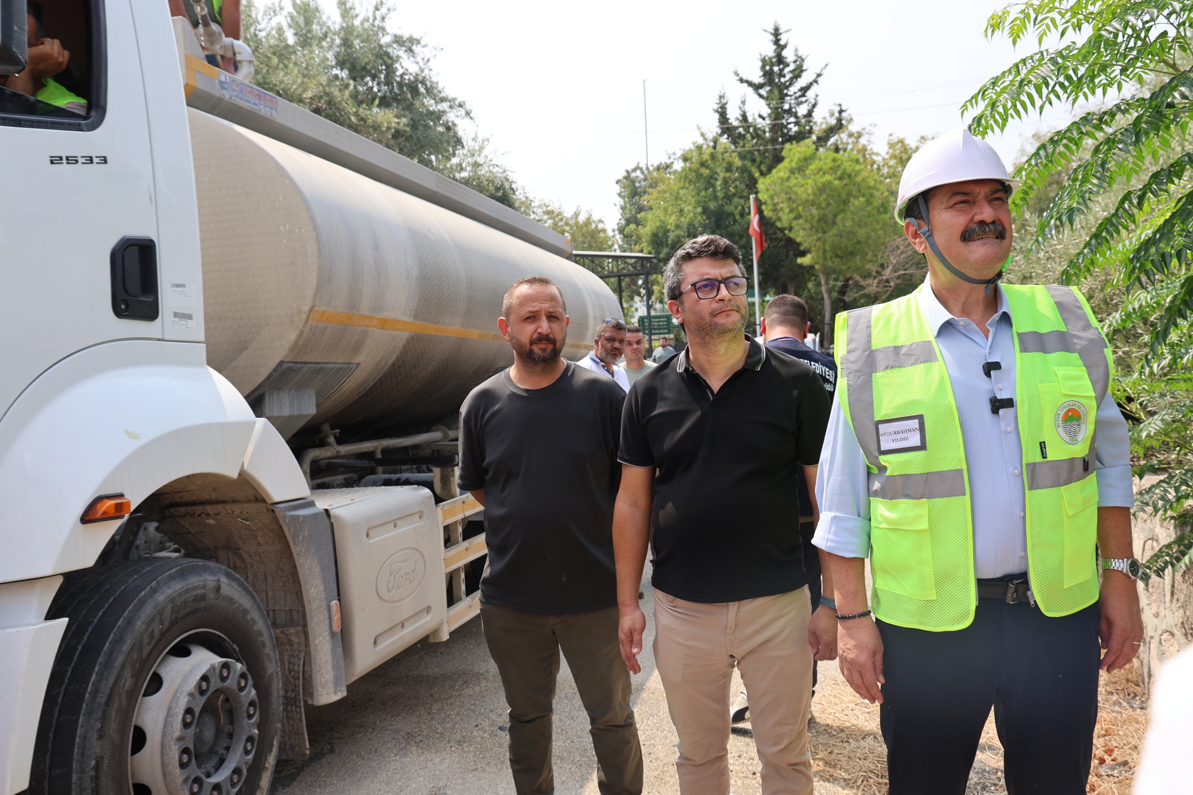 Toroslar Belediye Başkanı Yıldız Metruk Bina Yıkımını İnceledi