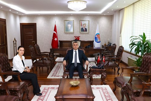 Vali Atilla Toros Mersin Vali Yardımcısı Zerrin Çay Beşikçi ile Görüştü Vali Atilla Toros Mersin Vali Yardımcısı Zerrin Çay Beşikçi ile Görüştü