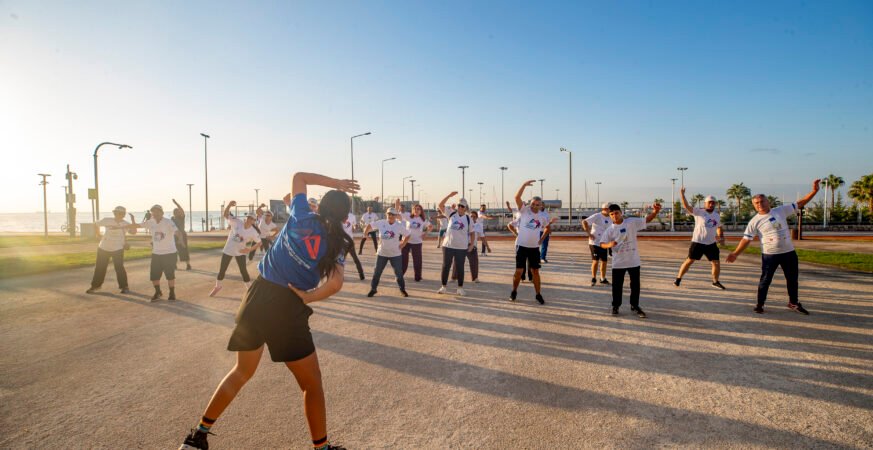 Mersin Büyükşehir Belediyesi Muhtarlarla Sabah Sporu Yaptı Mersin Büyükşehir Belediyesi Muhtarlarla Sabah Sporu Yaptı