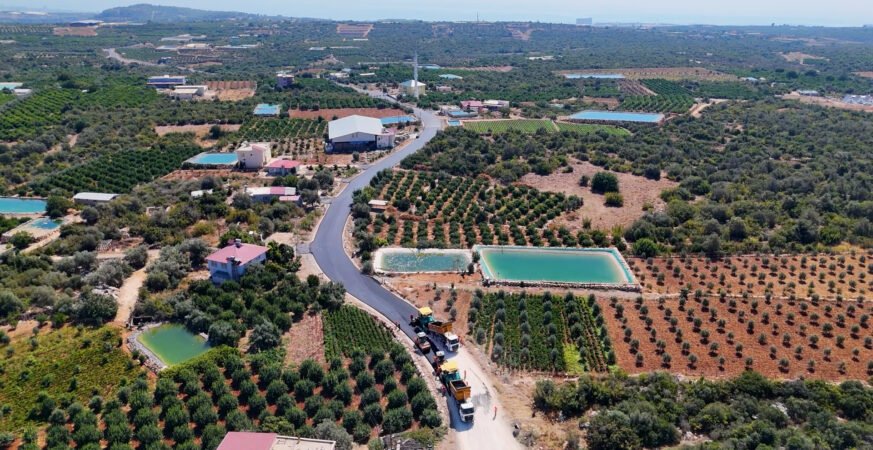 Mersin Büyükşehir Erdemli Esenpınar Yolunu Yeniledi Mersin Büyükşehir Erdemli Esenpınar Yolunu Yeniledi