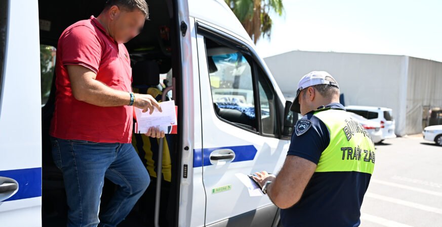 Mersin Büyükşehir Okul Servislerini Denetledi