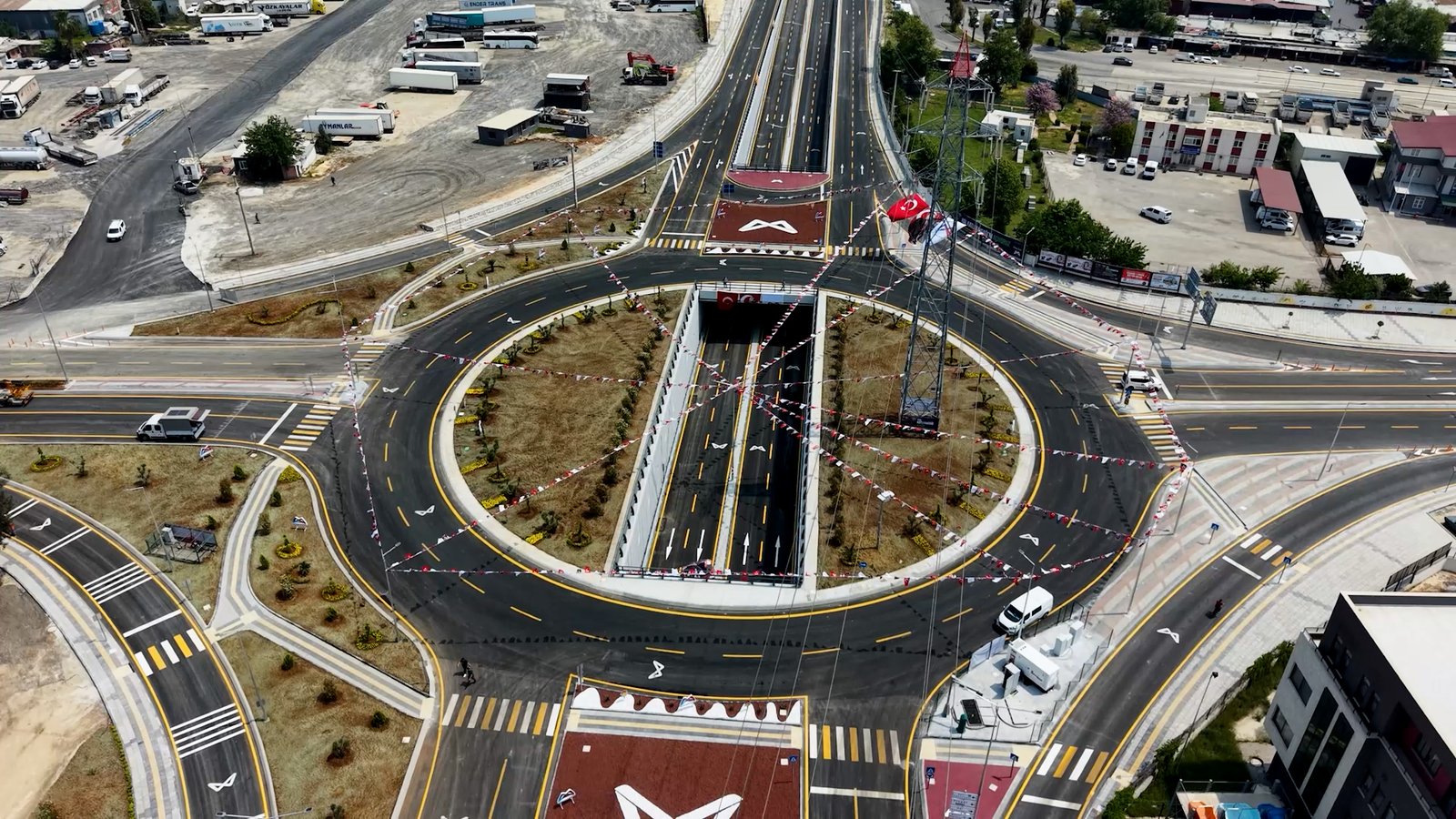Mersin Büyükşehir Akdeniz İlçesinde Ulaşım Altyapısını Güçlendirdi