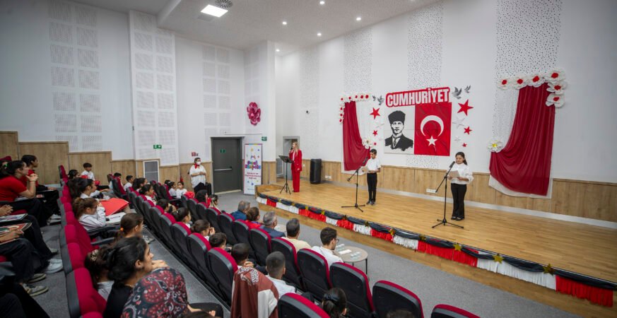 Mersin Büyükşehir Belediyesi Çocuk Kampüsleri ve Kurs Merkezlerinde Cumhuriyet Coşkusu