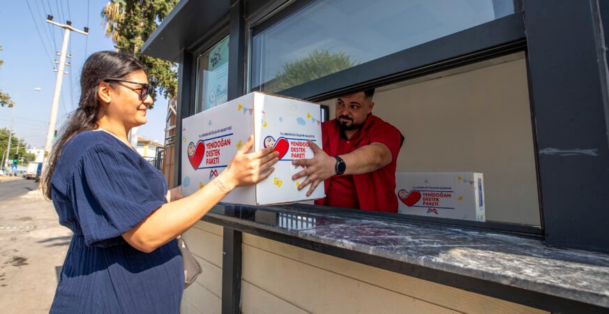 Mersin Büyükşehir Hoş Geldin Bebek Projesiyle 18 Bin Paketi Ailelere Ulaştırdı