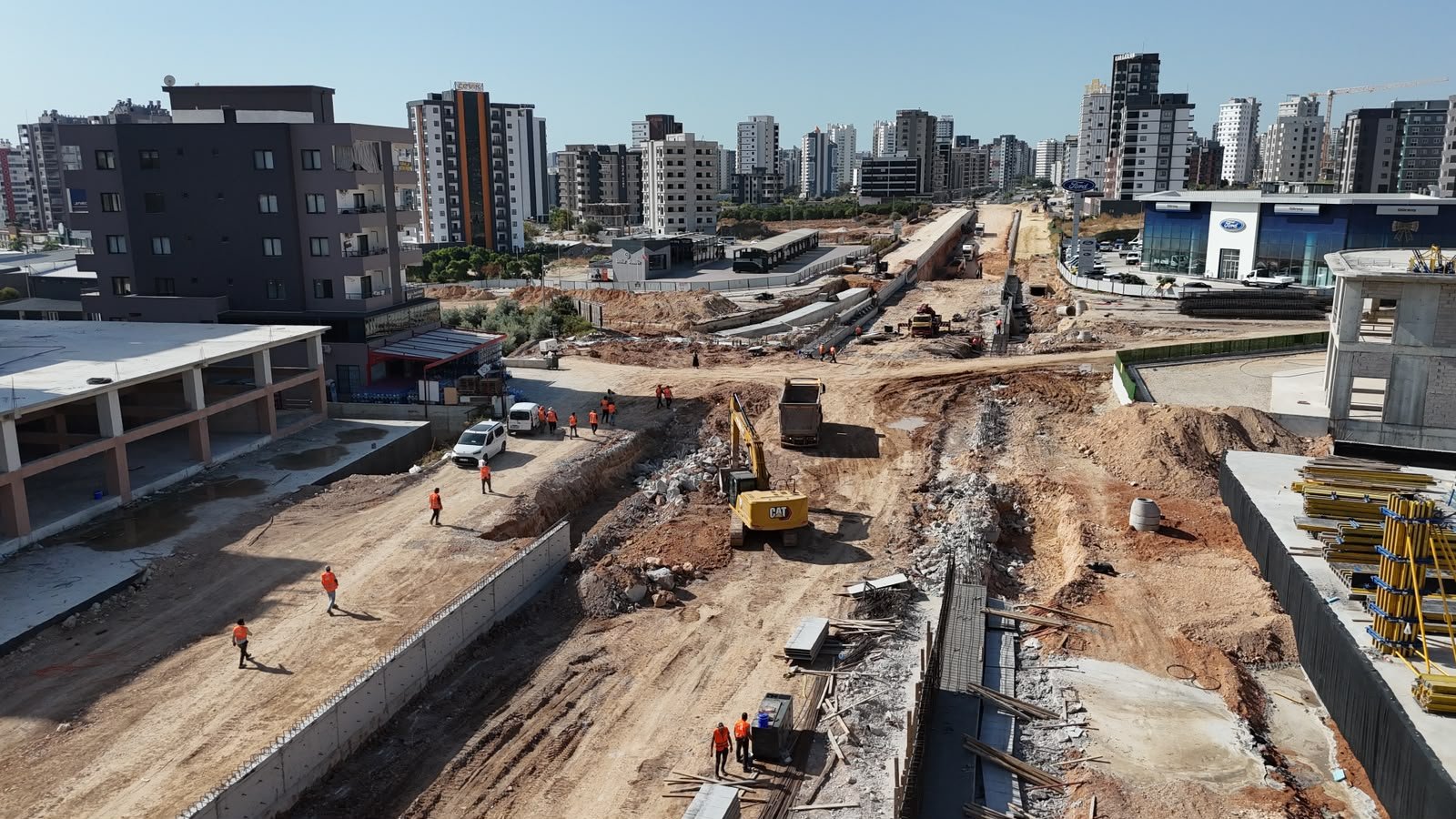 Mersin Büyükşehir Vatan Caddesi Kuyuluk Kavşak Projesi Yüzde 70 Tamamlandı
