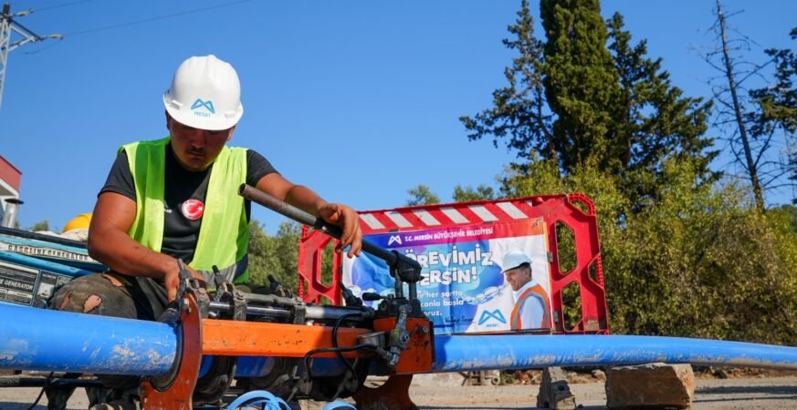 MESKİ Aydıncık Yeni Mahallede İçme Suyu Hattını Yeniledi