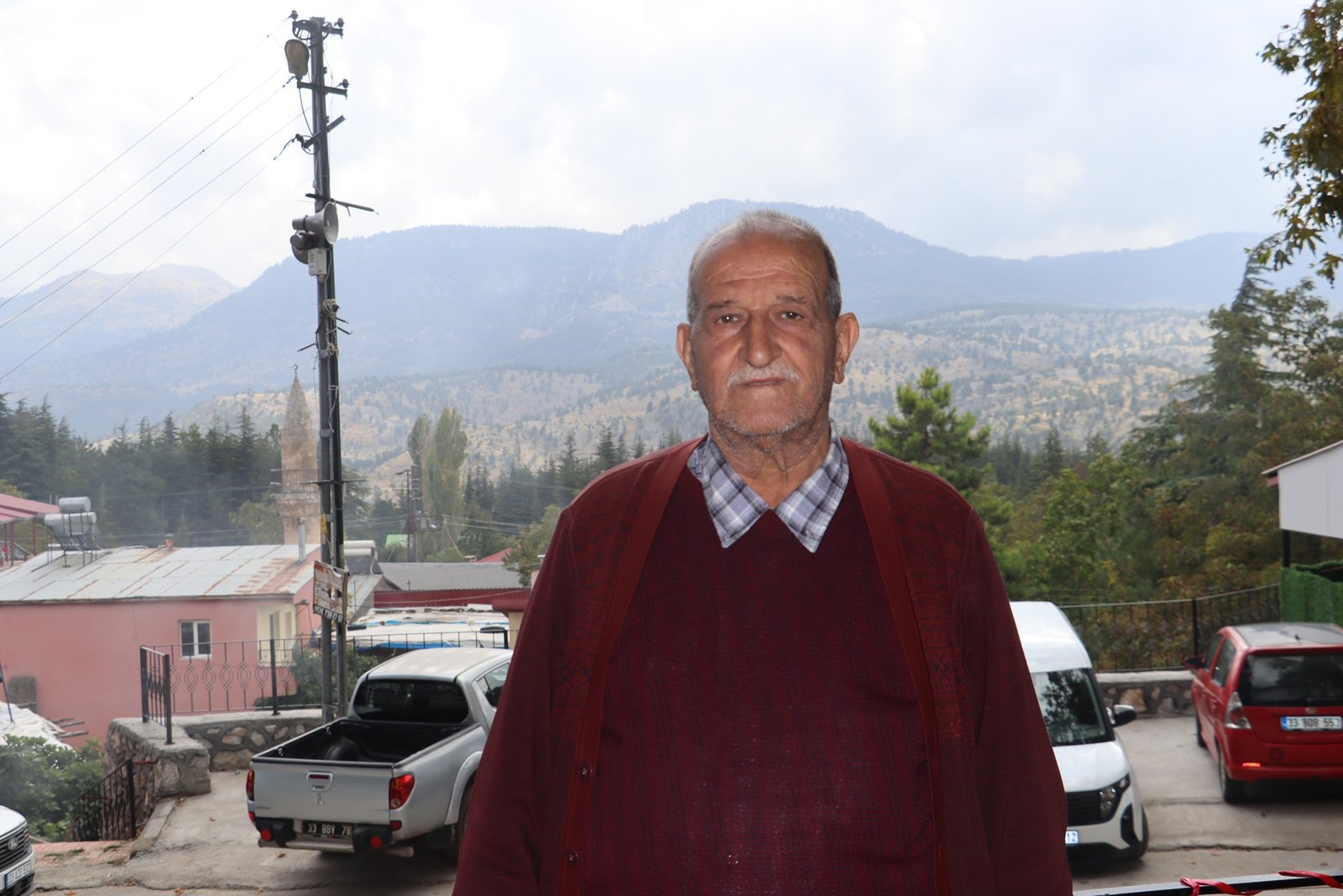 Toroslar Arslanköy Asırlık Çınar Alanı Yenilendi Toroslar Arslanköy Asırlık Çınar Alanı Yenilendi