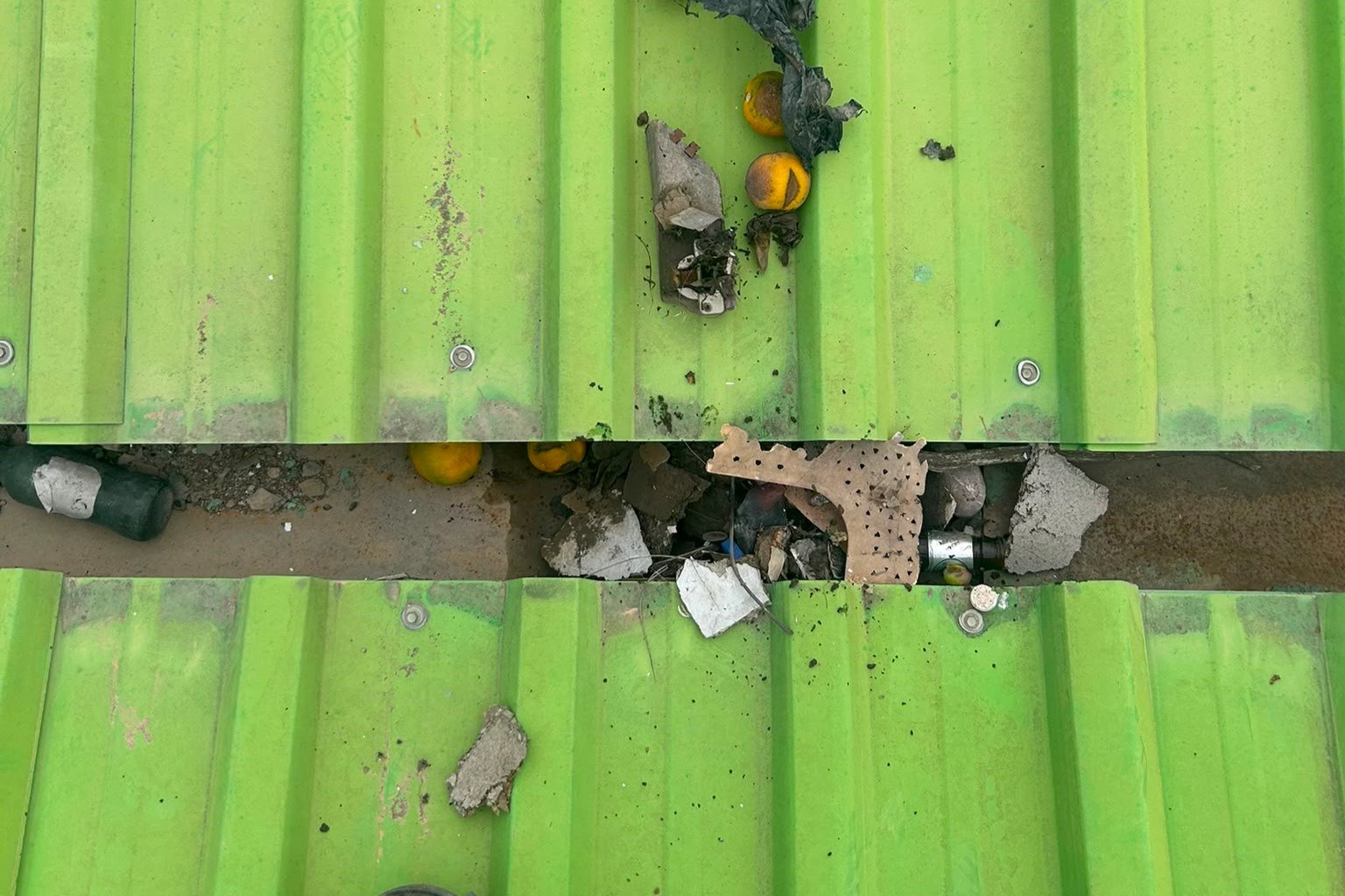 Toroslar Belediyesi Çatılardan Çöp Topladı Başkan Yıldız Çağrı Yaptı